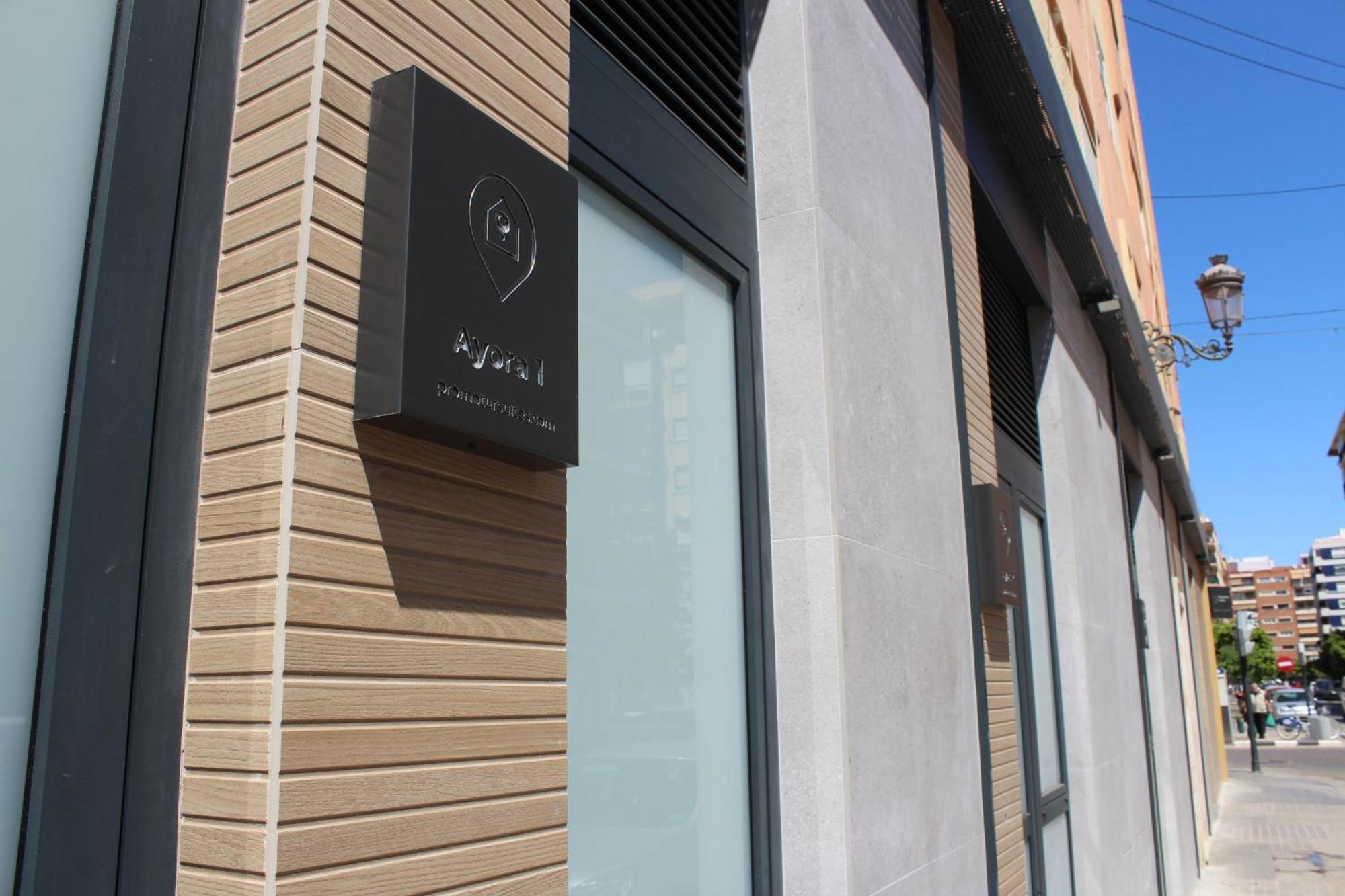 Promotur Suites - Ayora Valencia Exteriör bild